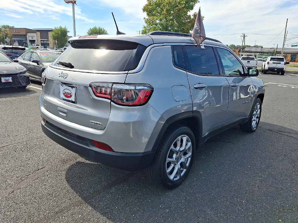 Used 2022 Jeep Compass Latitude AWD/4WD image 6