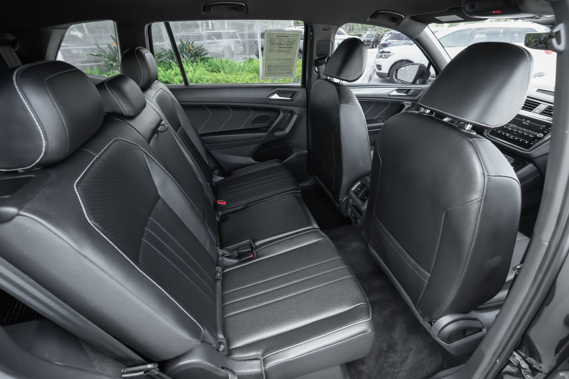 Used 2022 Volkswagen Tiguan SE R-Line image 35