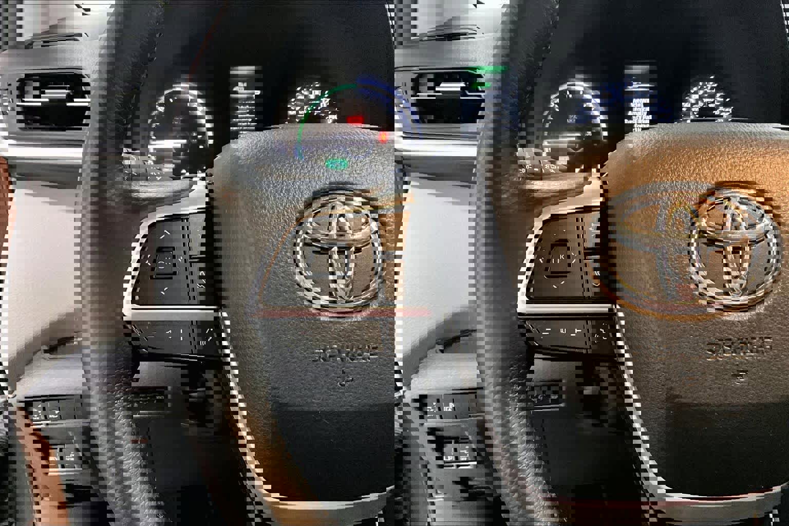 Used 2022 Toyota Sienna XLE image 22