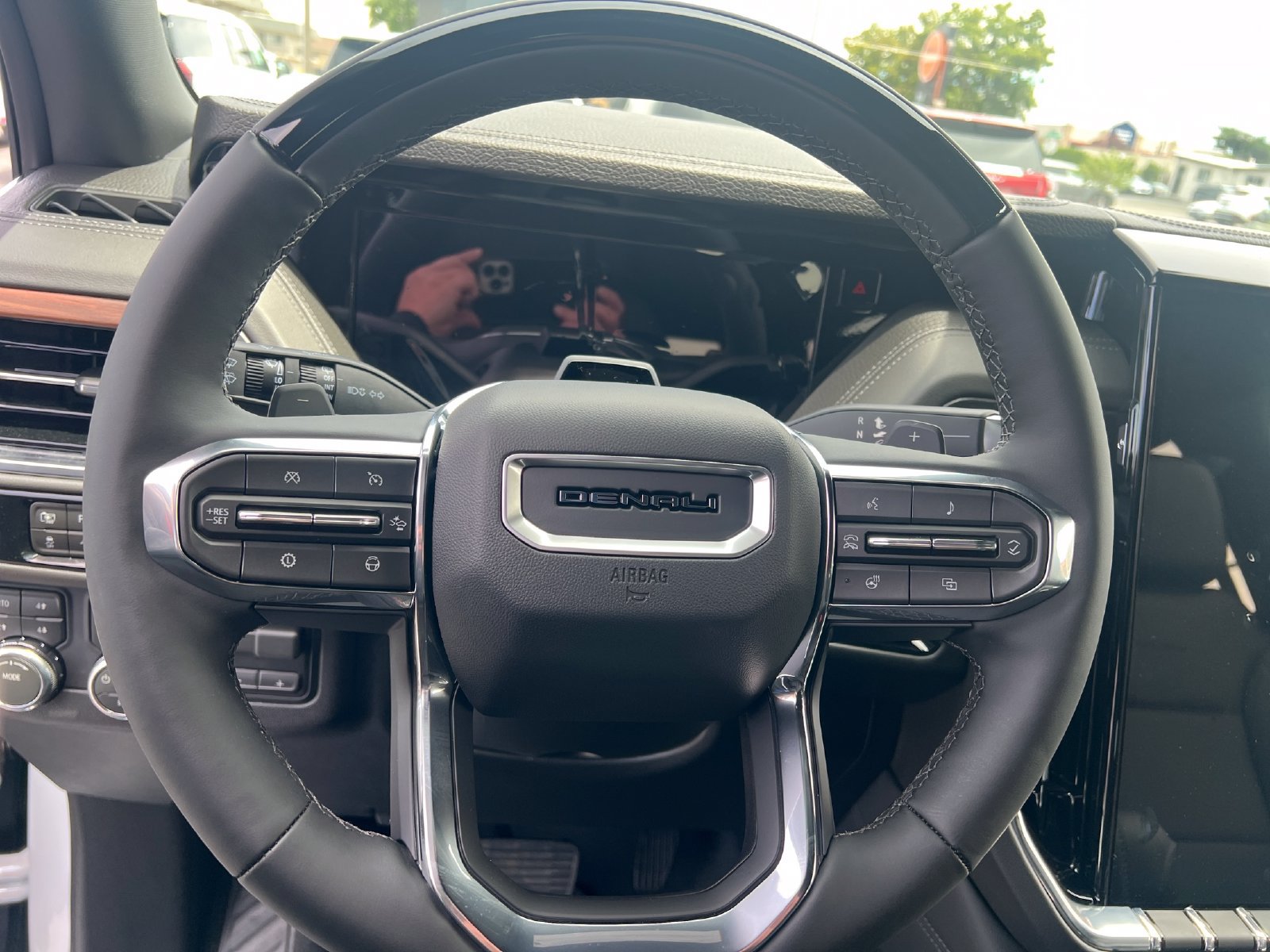 New 2026 GMC Yukon XL Denali w/ Advanced Technology Package AWD/4WD image 15