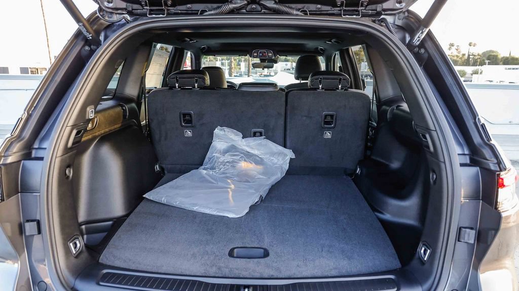 New 2026 Jeep Grand Cherokee Altitude RWD image 31