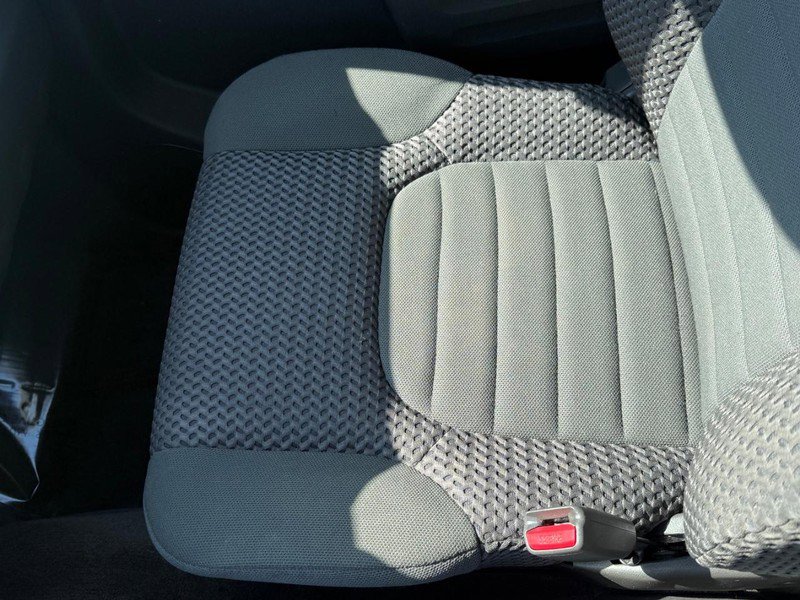 Used 2015 Nissan Frontier SV image 24