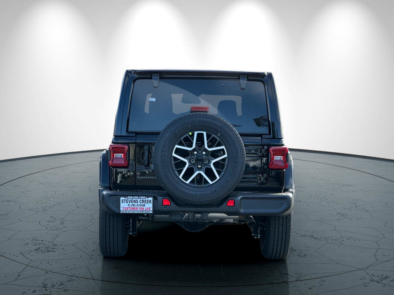 New 2027 Jeep Wrangler Unlimited Sahara AWD/4WD image 5