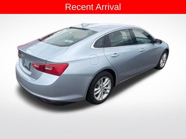 Used 2017 Chevrolet Malibu LT FWD image 4