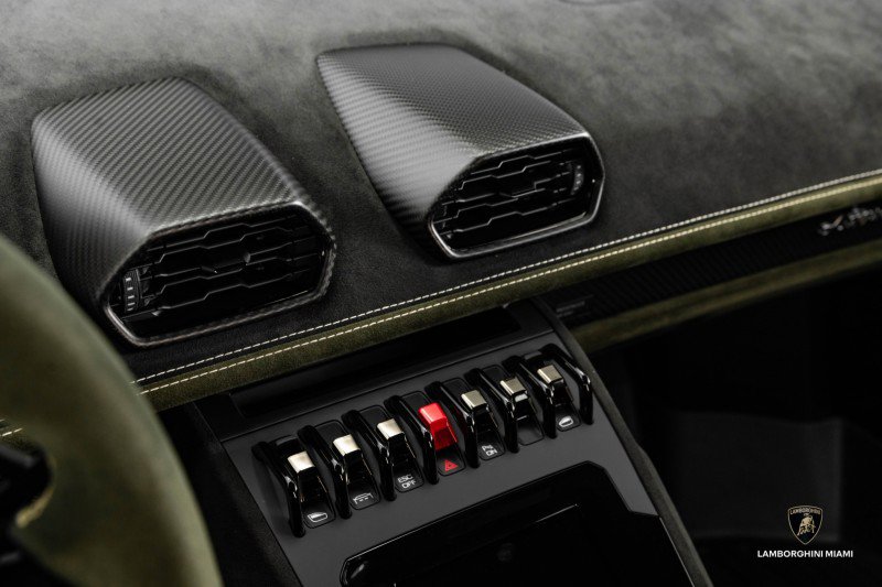 Used 2024 Lamborghini Huracan Sterrato image 44