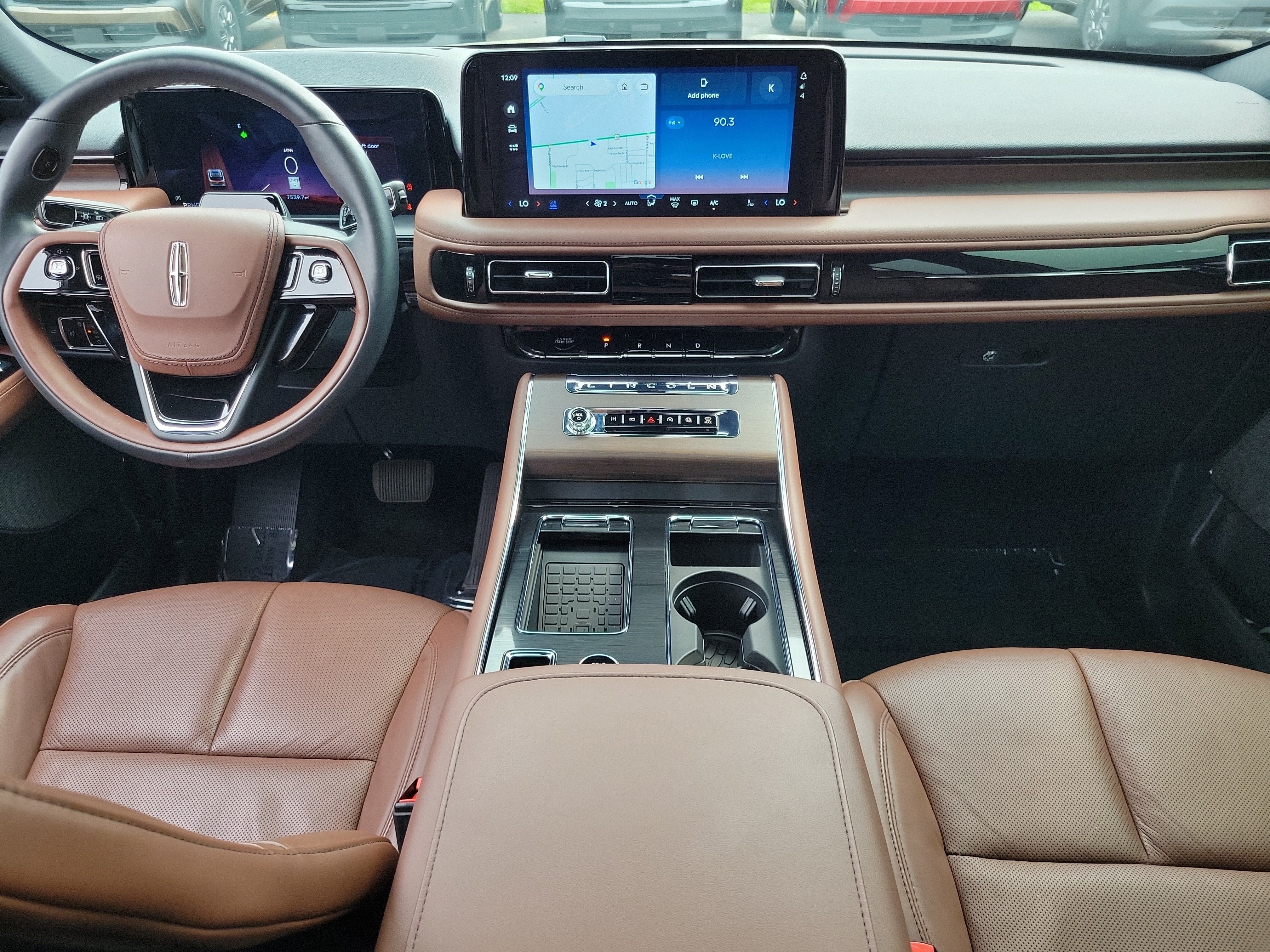 Used 2025 Lincoln Aviator Reserve w/ Illumination Package AWD/4WD image 9