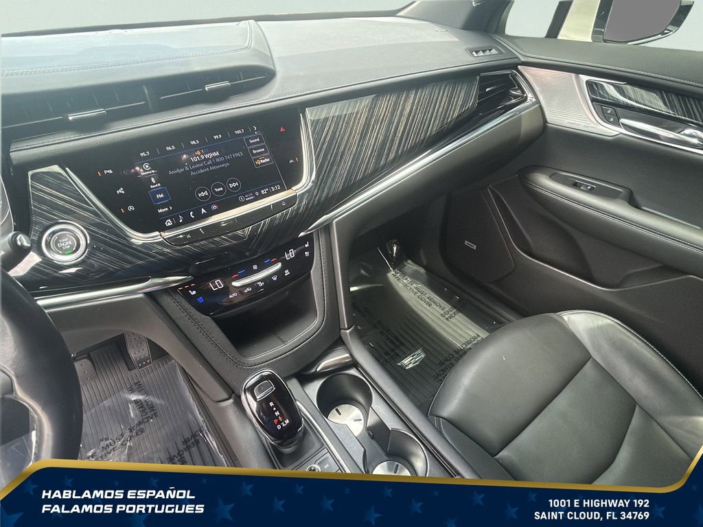 Used 2023 Cadillac XT6 Premium Luxury w/ Technology Package FWD image 21