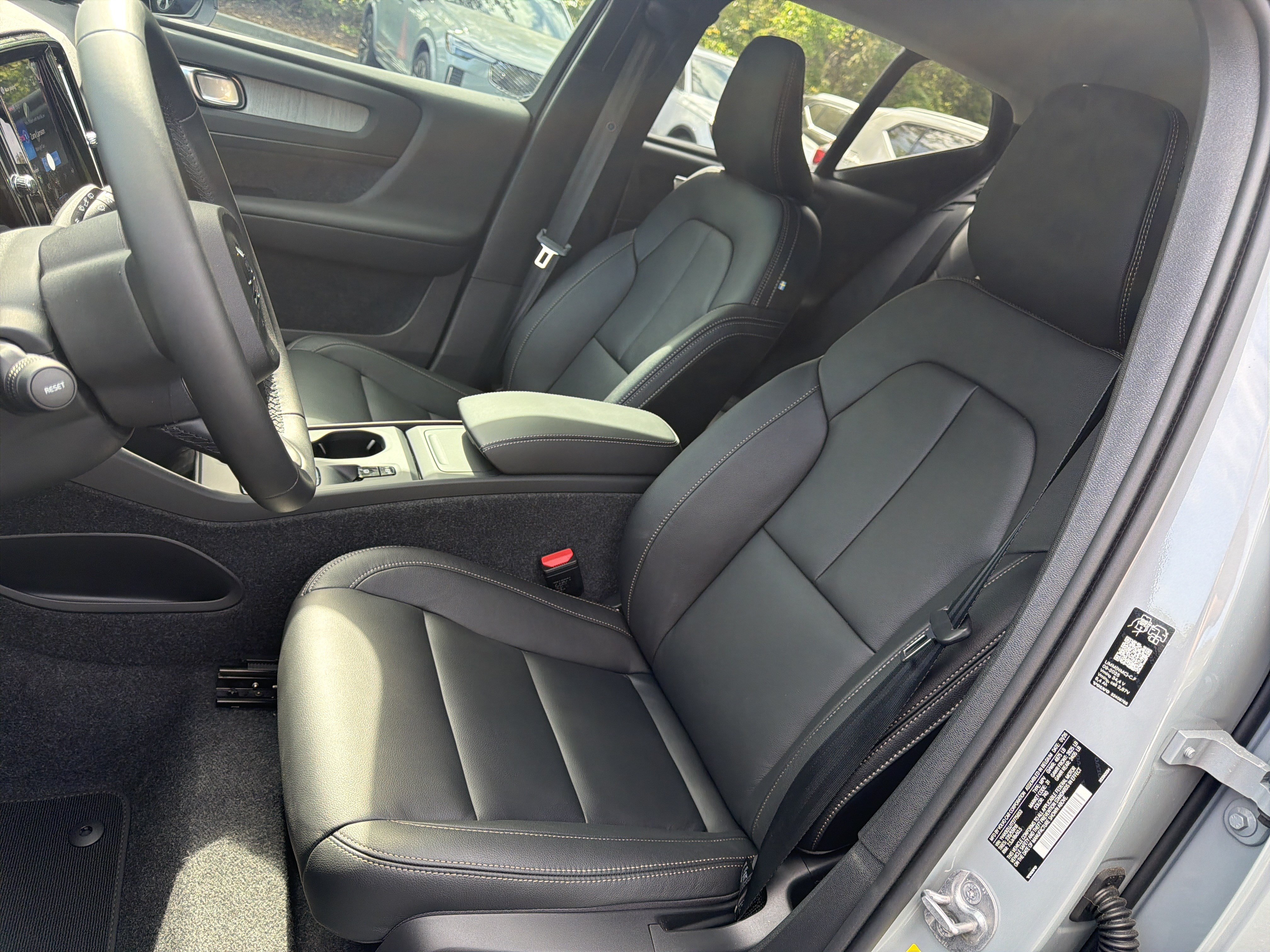 New 2026 Volvo XC40 B4 Core w/ Climate Package FWD image 15