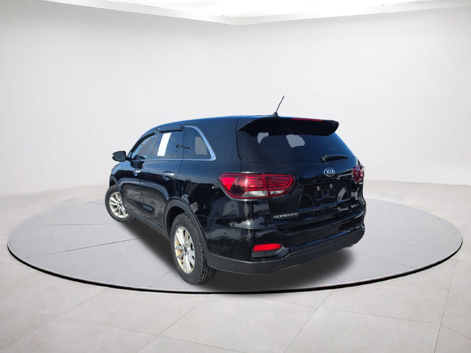 Used 2019 Kia Sorento LX image 5