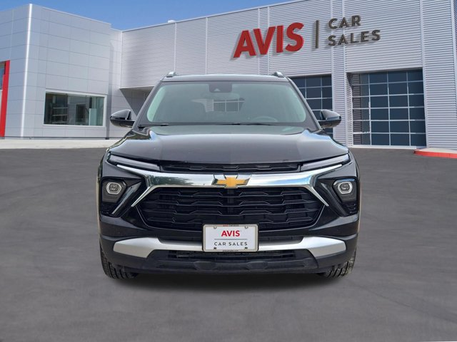 Used 2025 Chevrolet TrailBlazer LT AWD/4WD image 2