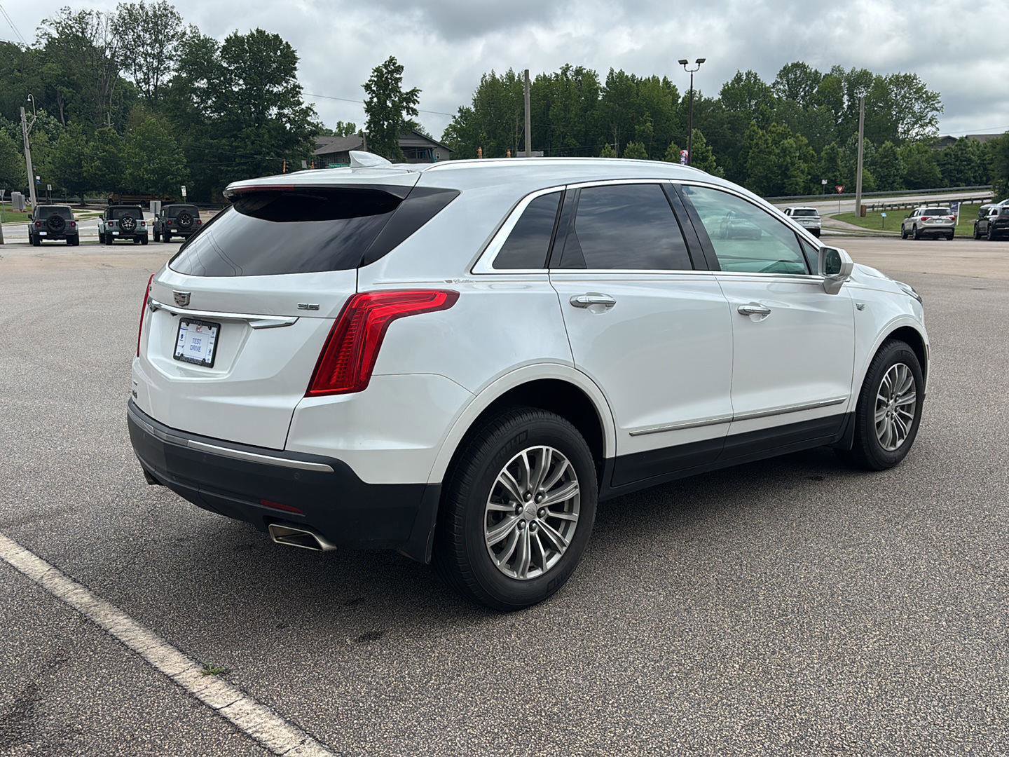 Used 2019 Cadillac XT5 Luxury AWD/4WD image 3