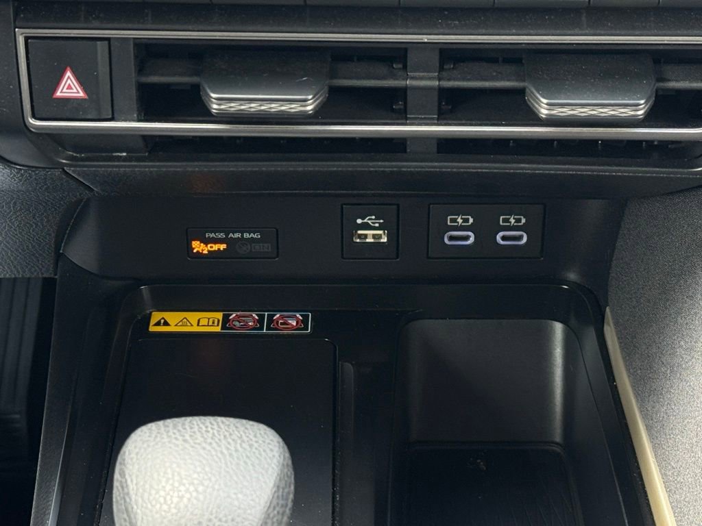 Used 2025 Toyota Camry LE image 36