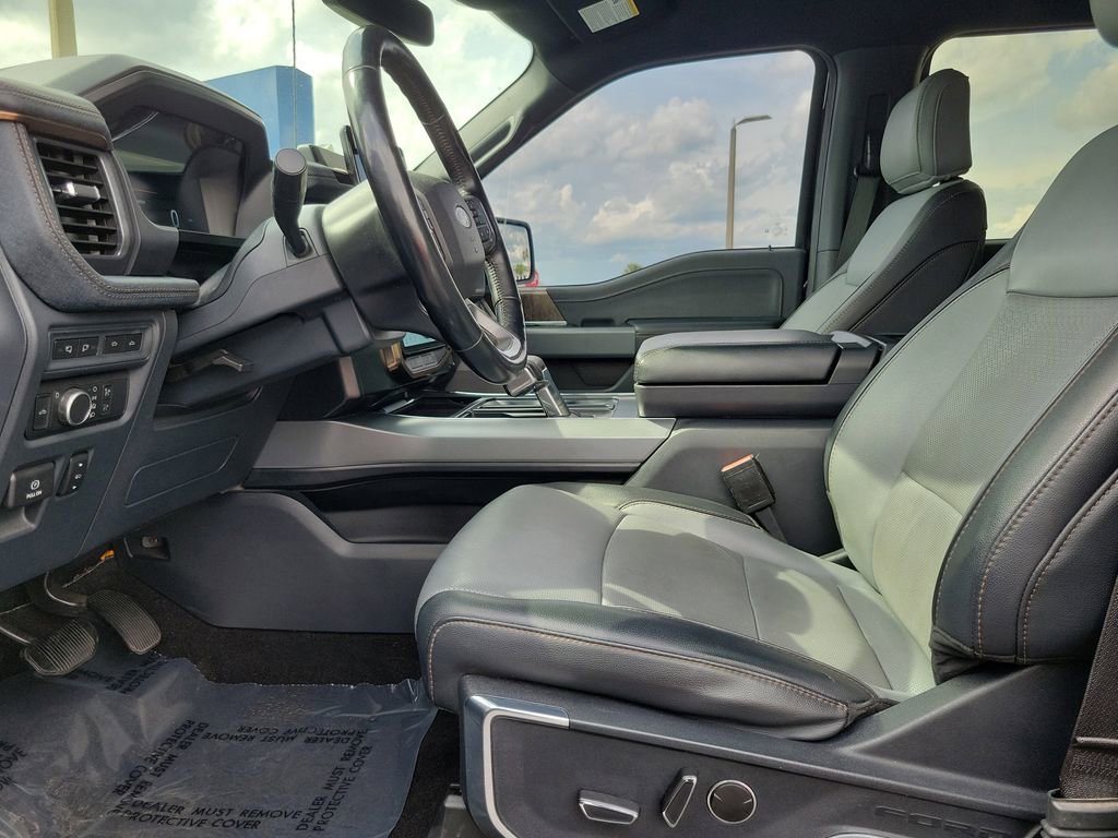 Used 2022 Ford F150 Lightning Lariat image 18
