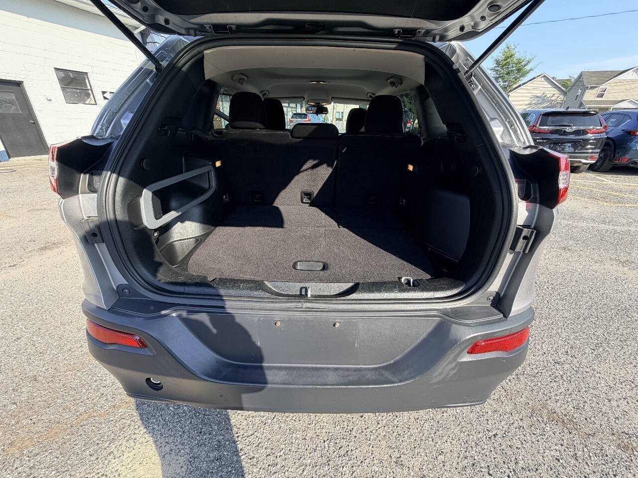 Used 2016 Jeep Cherokee Latitude AWD/4WD image 50