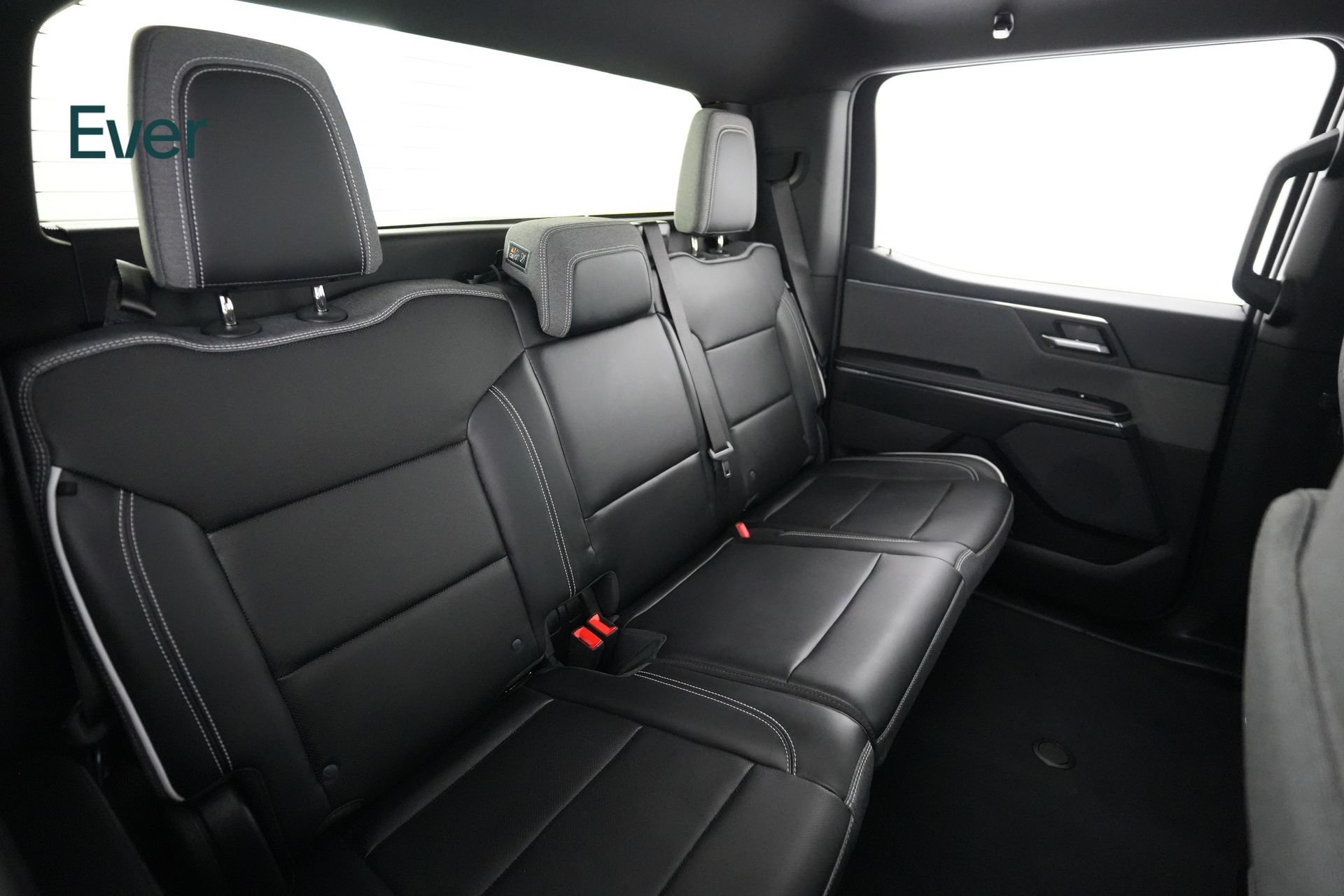 Used 2026 GMC Sierra EV Elevation w/ LPO, Elevation Dark Package AWD/4WD image 5