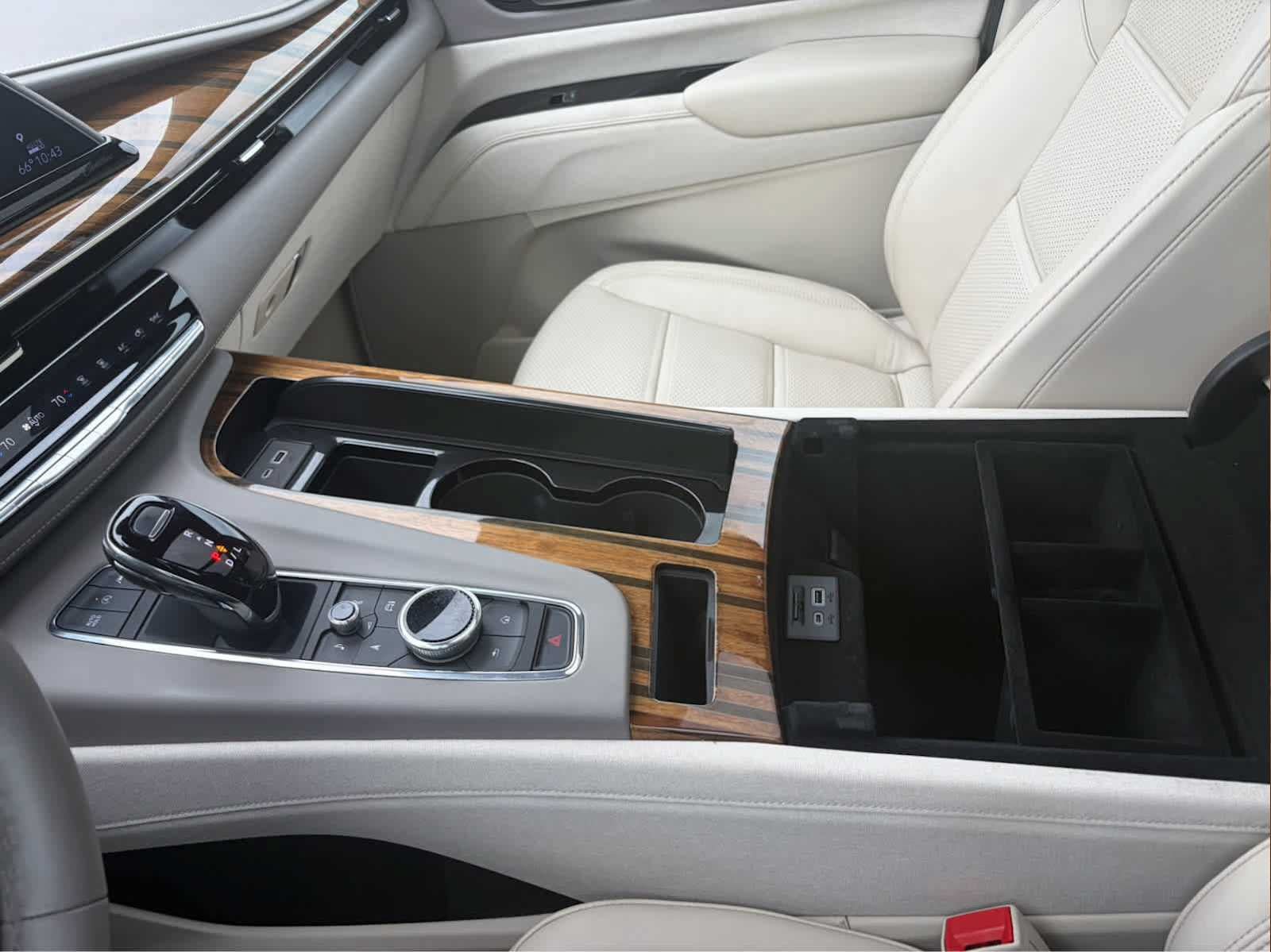 Certified 2023 Cadillac Escalade Sport Platinum w/ LPO, Floor Liner Package AWD/4WD image 19
