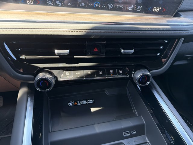 New 2026 Chevrolet Tahoe High Country w/ Sun And Tow Package AWD/4WD image 20