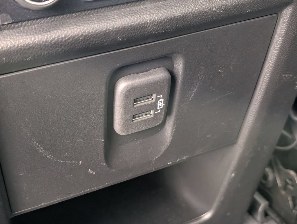 Certified 2020 Chevrolet Traverse LT FWD image 27