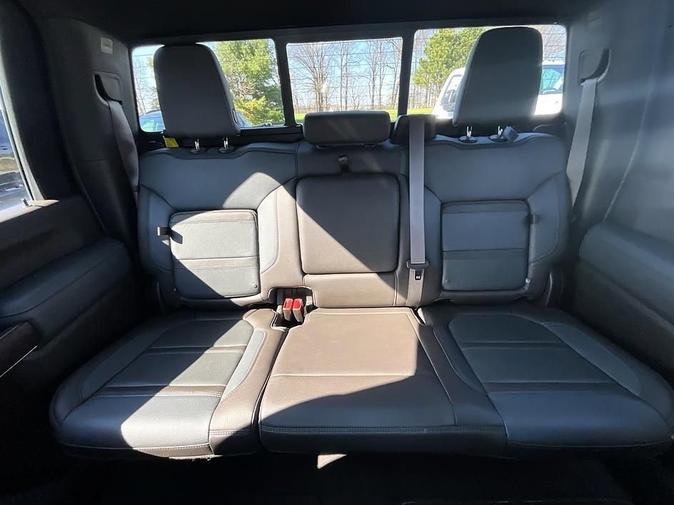 Used 2022 GMC Sierra 2500 Denali w/ Denali Ultimate Package image 37