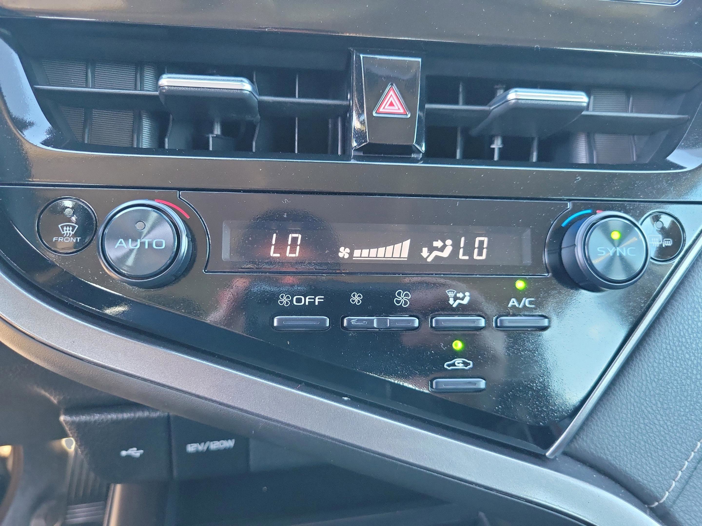 Used 2024 Toyota Camry SE image 25