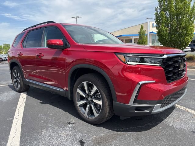 Used 2025 Honda Pilot Touring image 4
