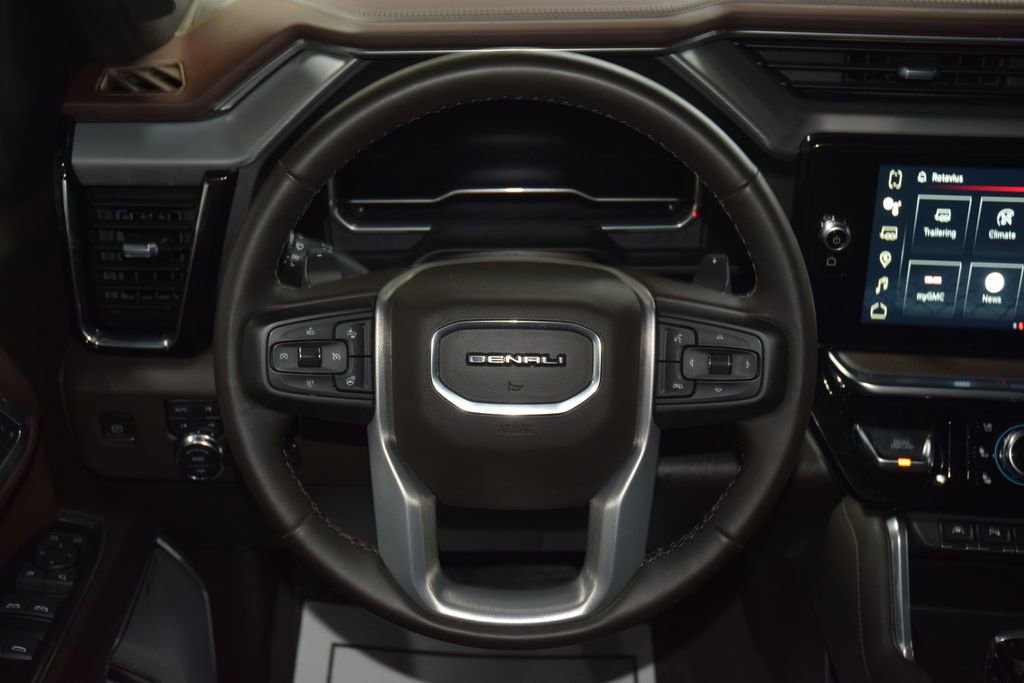 Used 2023 GMC Sierra 1500 Denali w/ Technology Package AWD/4WD image 39