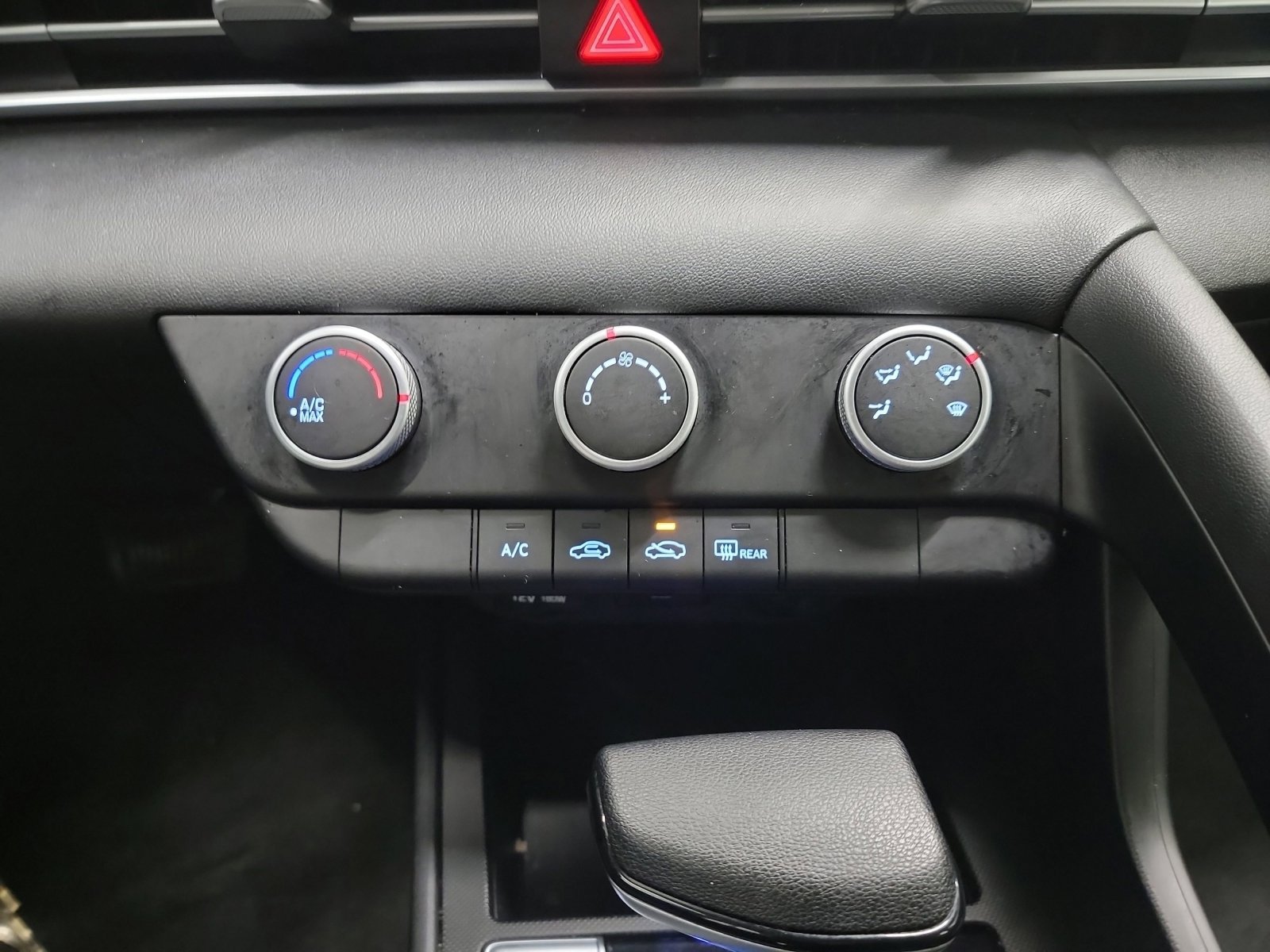 Used 2021 Hyundai Elantra SE w/ Cargo Package image 21