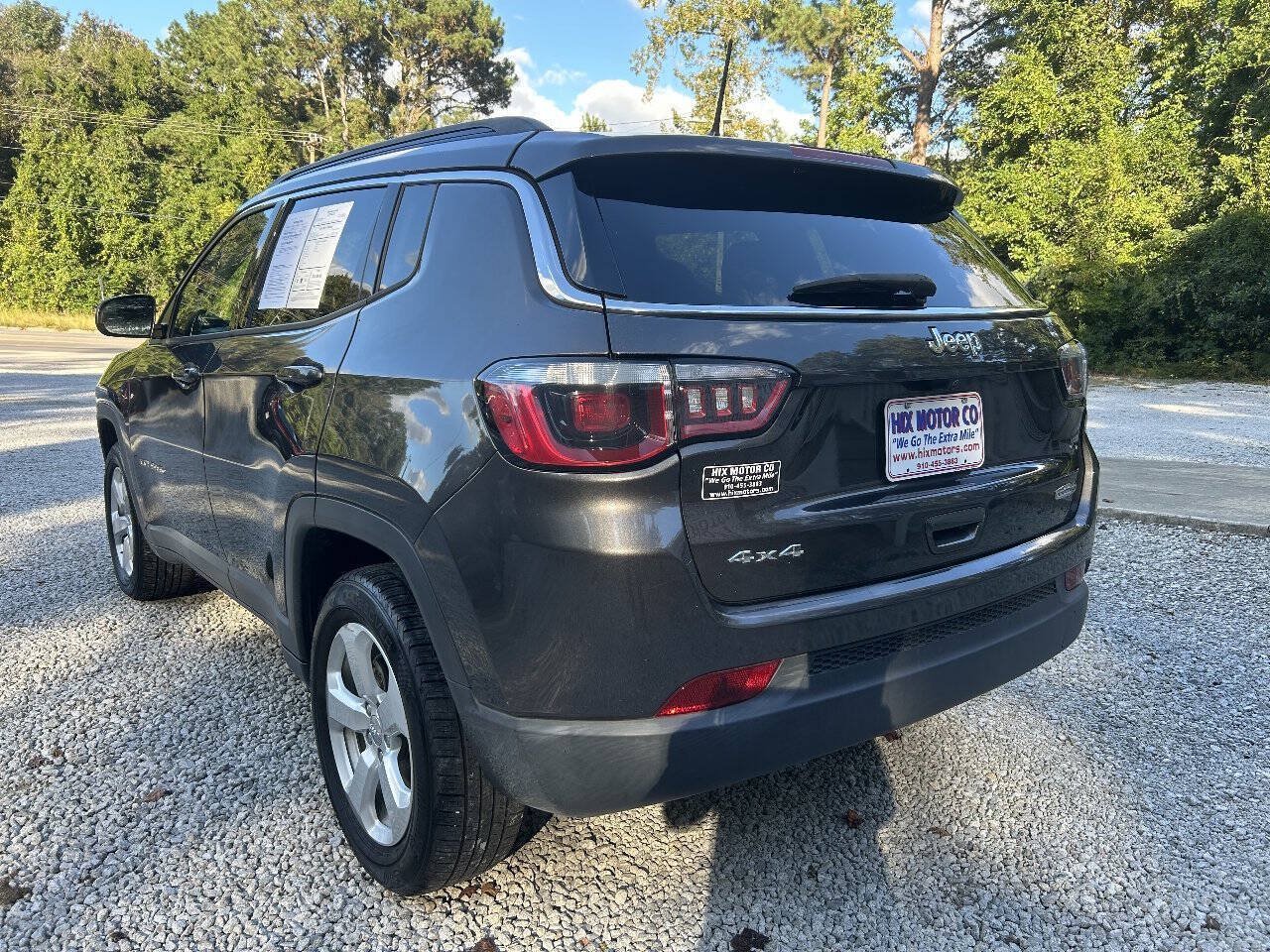 Used 2018 Jeep Compass Latitude w/ Popular Equipment Group AWD/4WD image 3