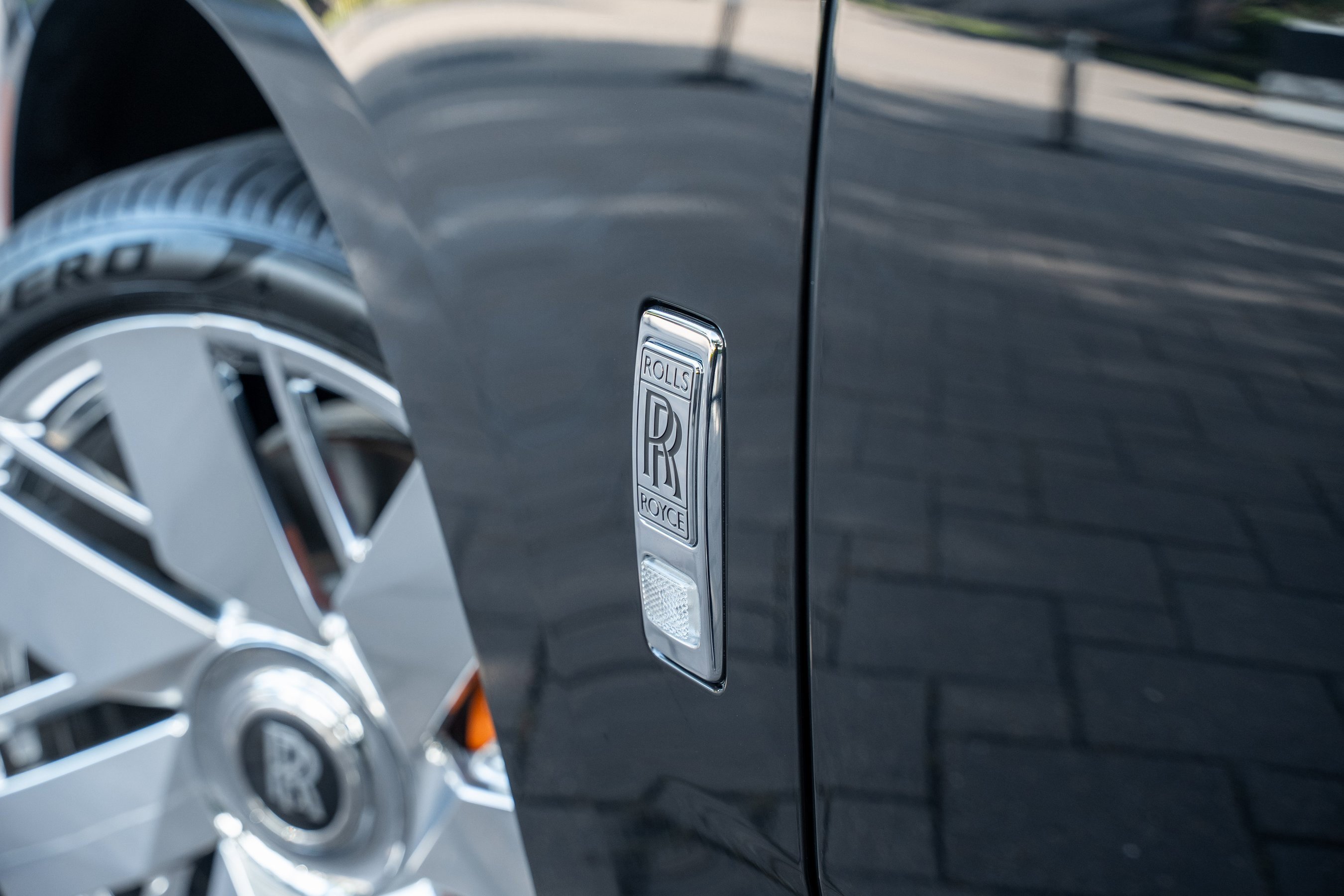 Used 2025 Rolls-Royce Cullinan image 14