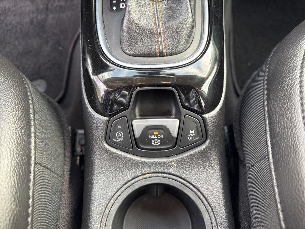 Used 2018 Jeep Compass Limited w/ Navigation Group AWD/4WD image 40