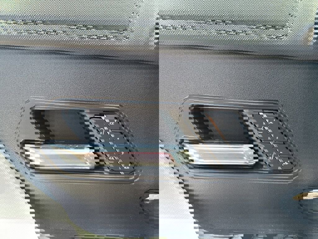 New 2025 GMC Hummer EV 2X w/ LPO, Dark Essentials Package image 21