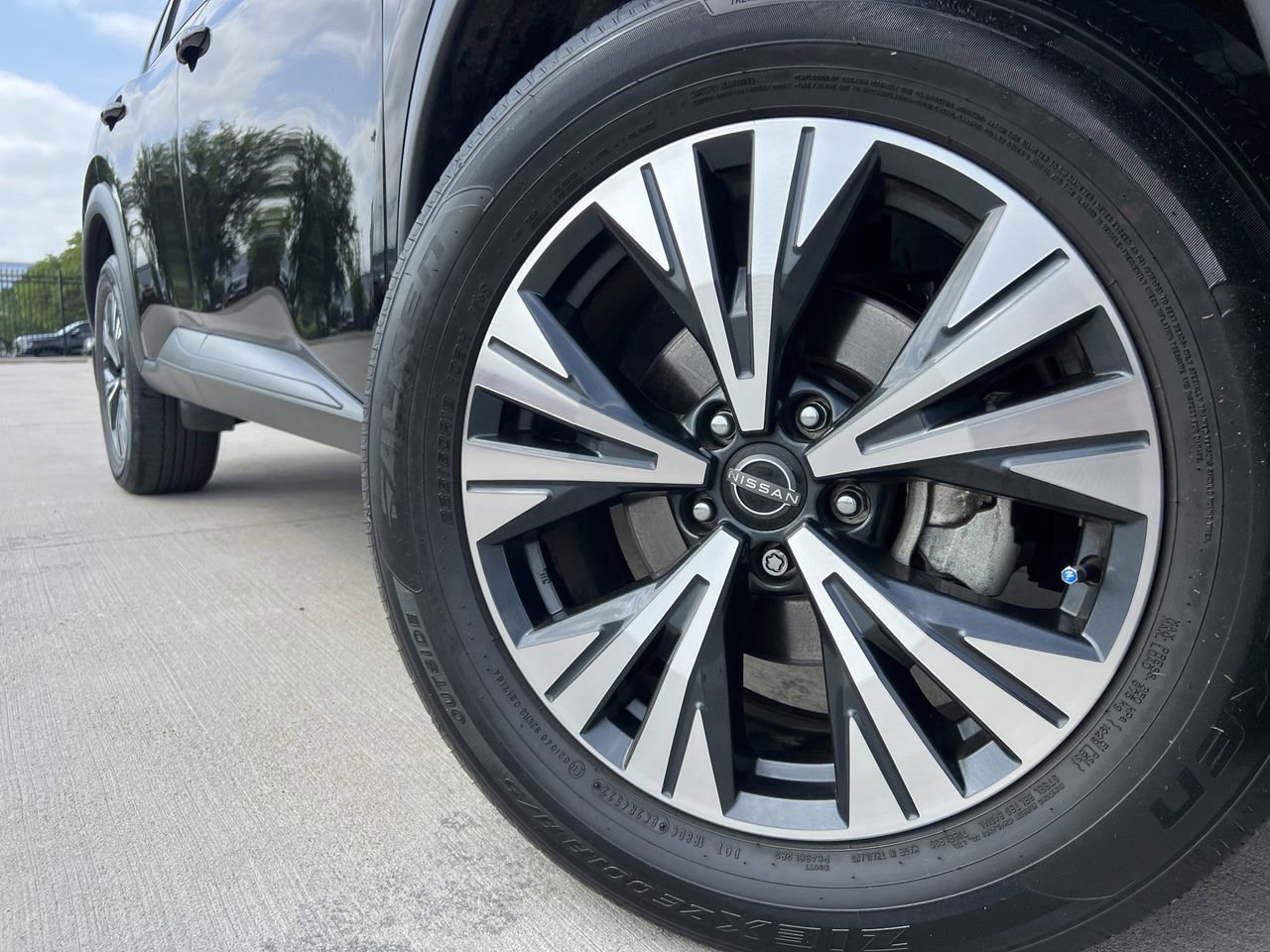 Certified 2023 Nissan Rogue SV image 7