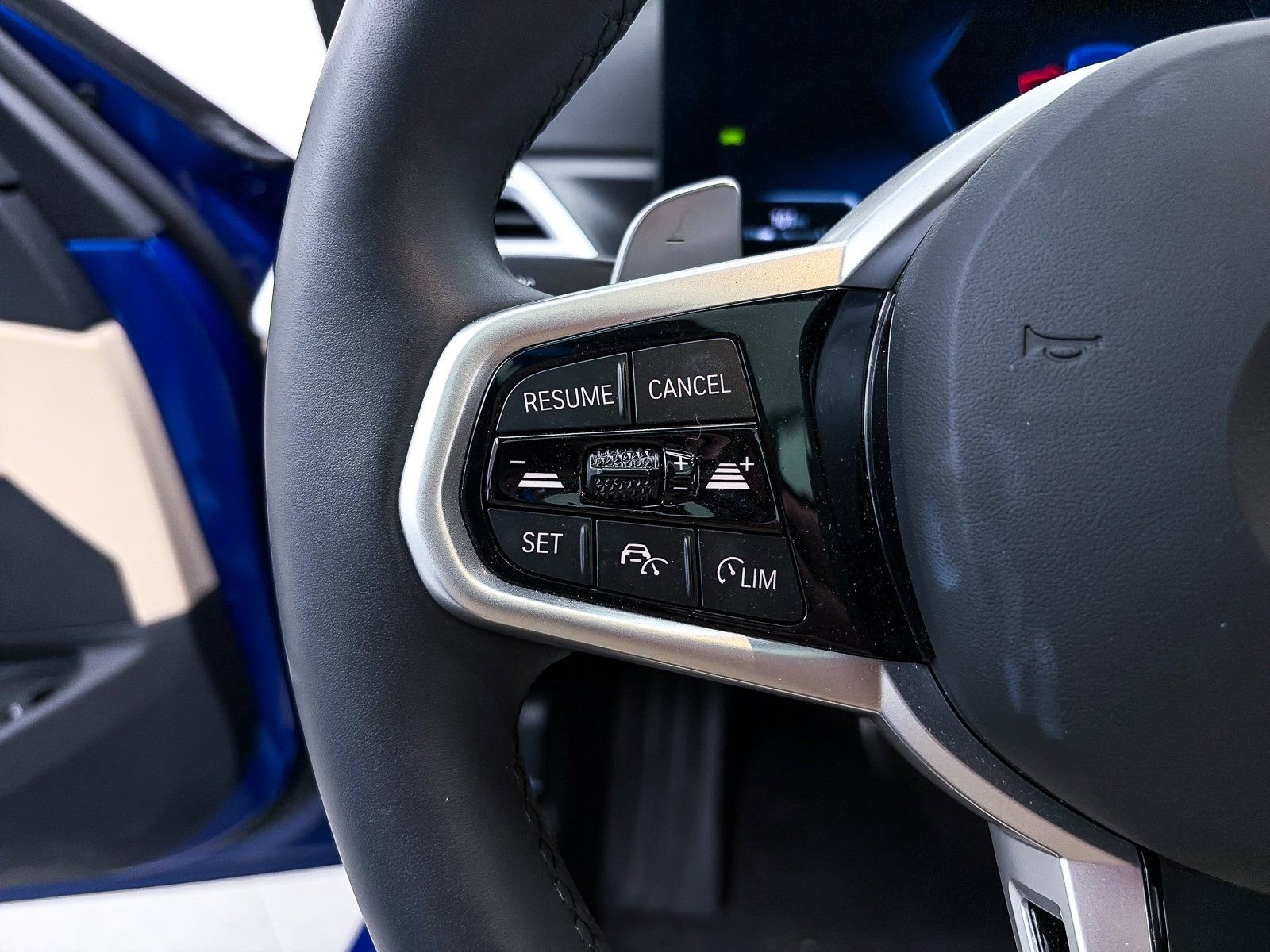 Used 2025 BMW 330i Sedan w/ M Sport Package image 30