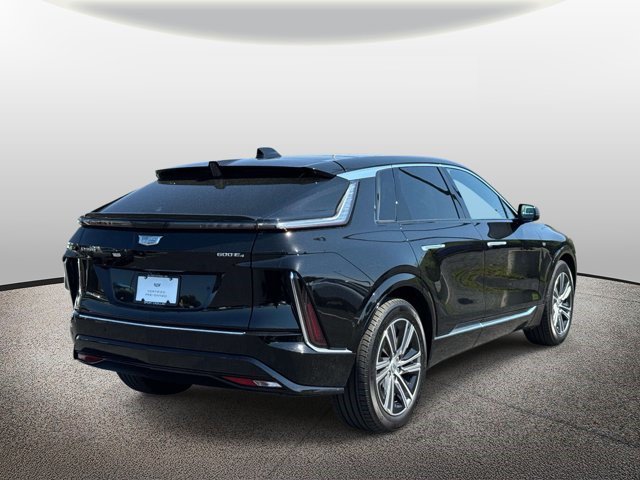 Certified 2024 Cadillac Lyriq Luxury AWD/4WD image 4