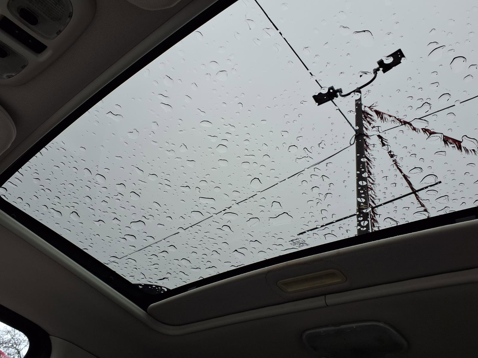 Used 2010 Mercury Mariner Premier image 9