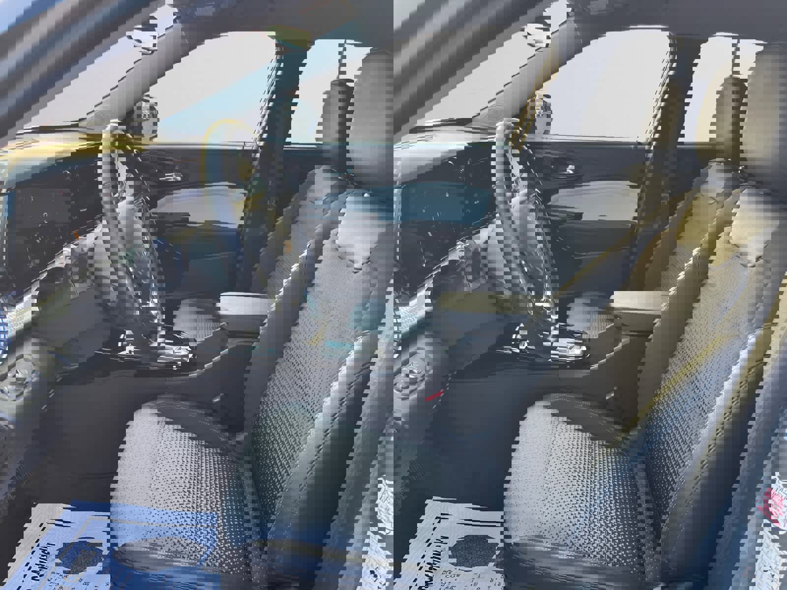 Used 2025 Chevrolet Trax LT w/ LT Convenience Package image 9