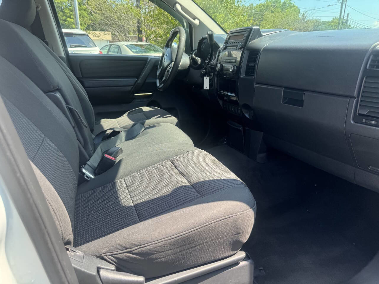 Used 2013 Nissan Titan SV image 31