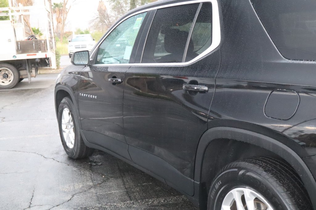 Used 2021 Chevrolet Traverse LS FWD image 9