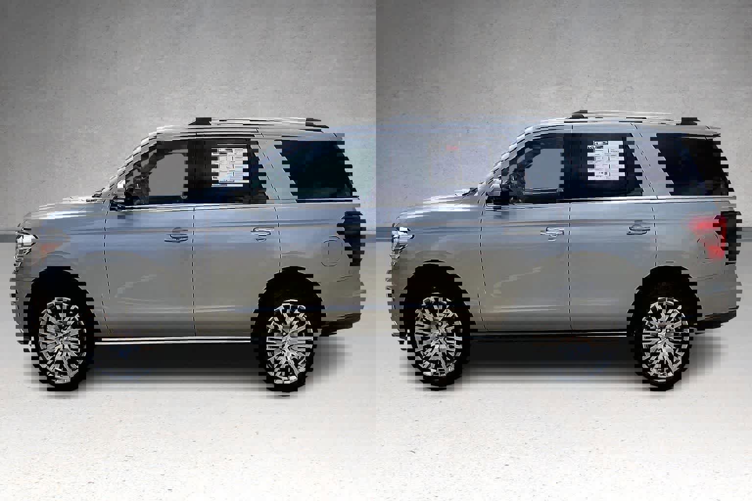 Used 2024 Ford Expedition Limited image 3