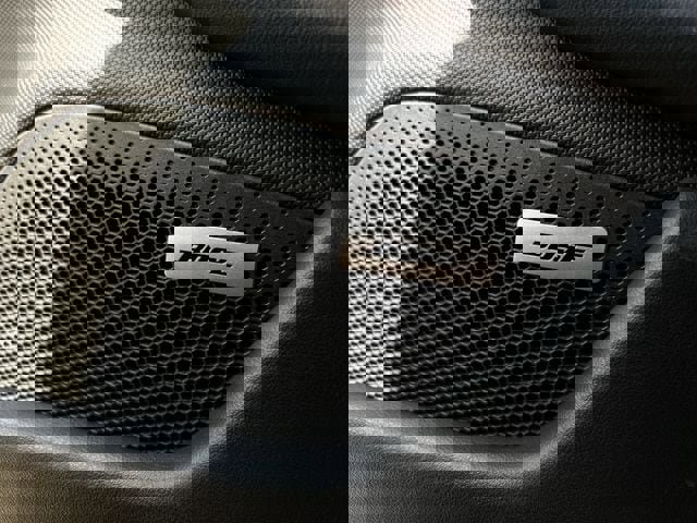 Used 2021 Porsche Taycan 4S w/ Premium Package image 28