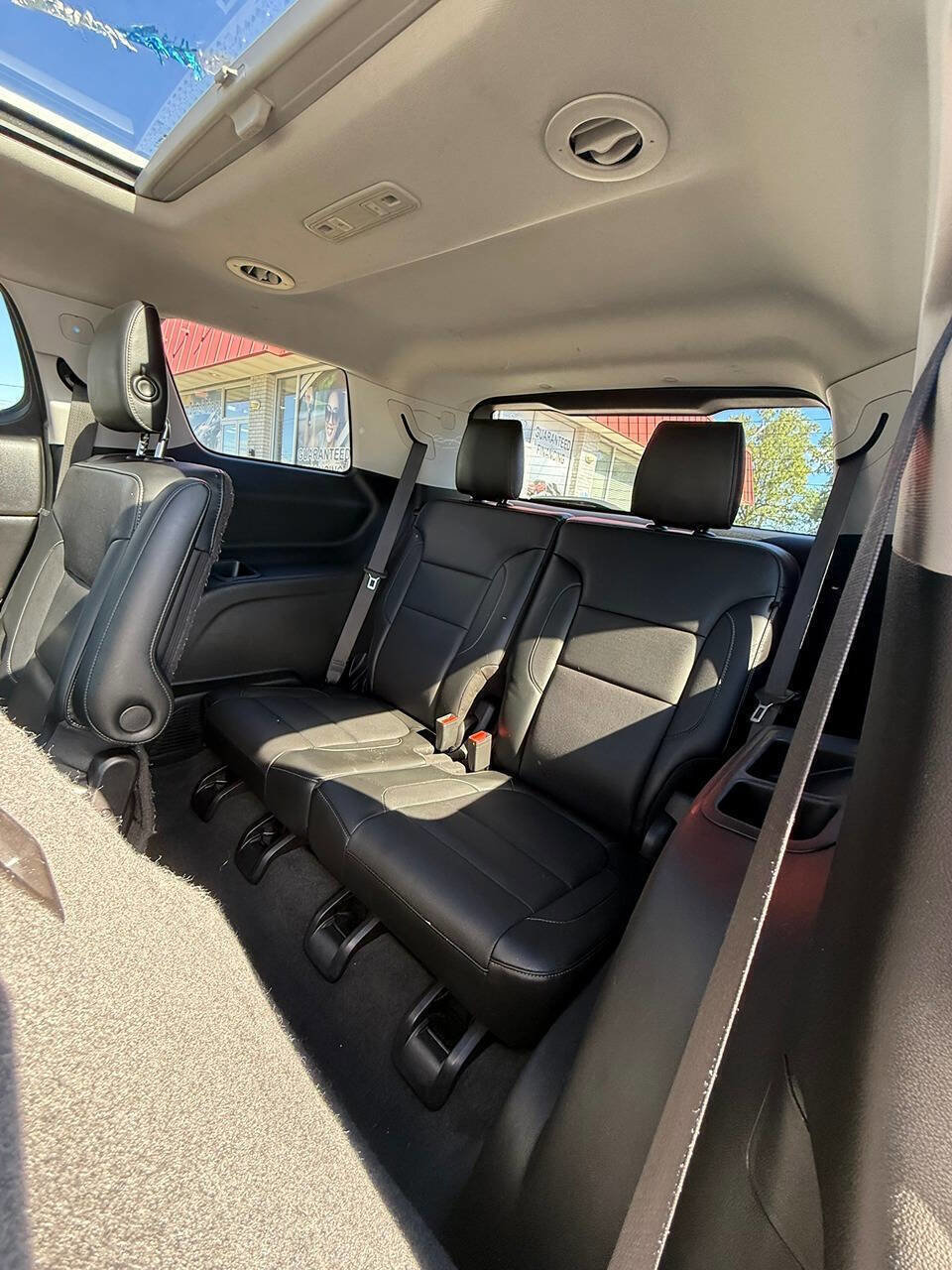 Used 2019 GMC Acadia SLT w/ LPO, Black Accent Package image 18