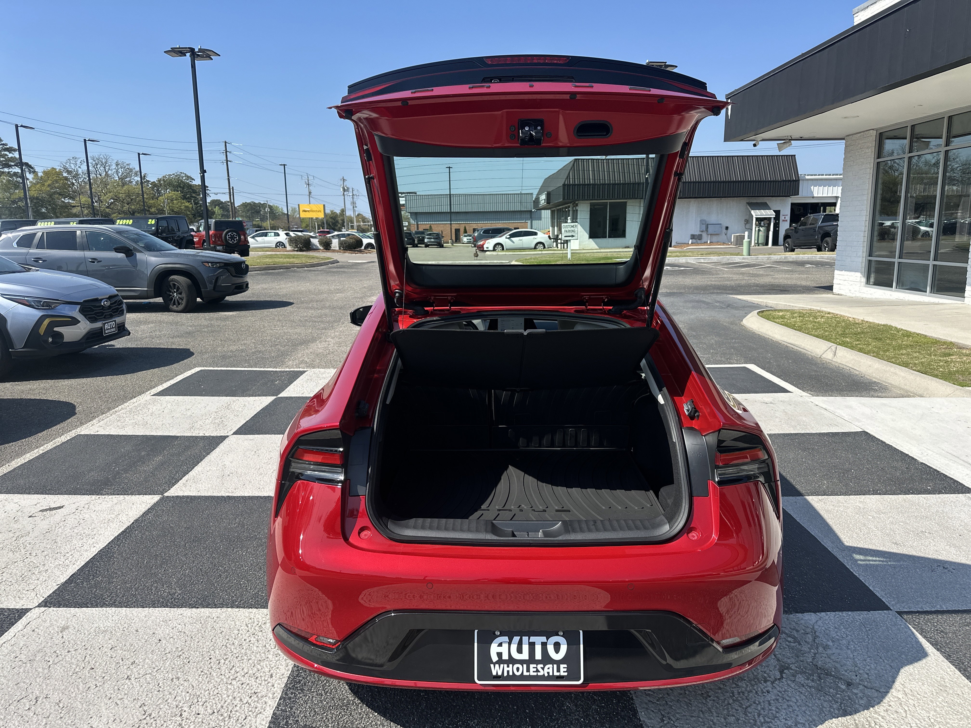 Used 2025 Toyota Prius XLE image 5