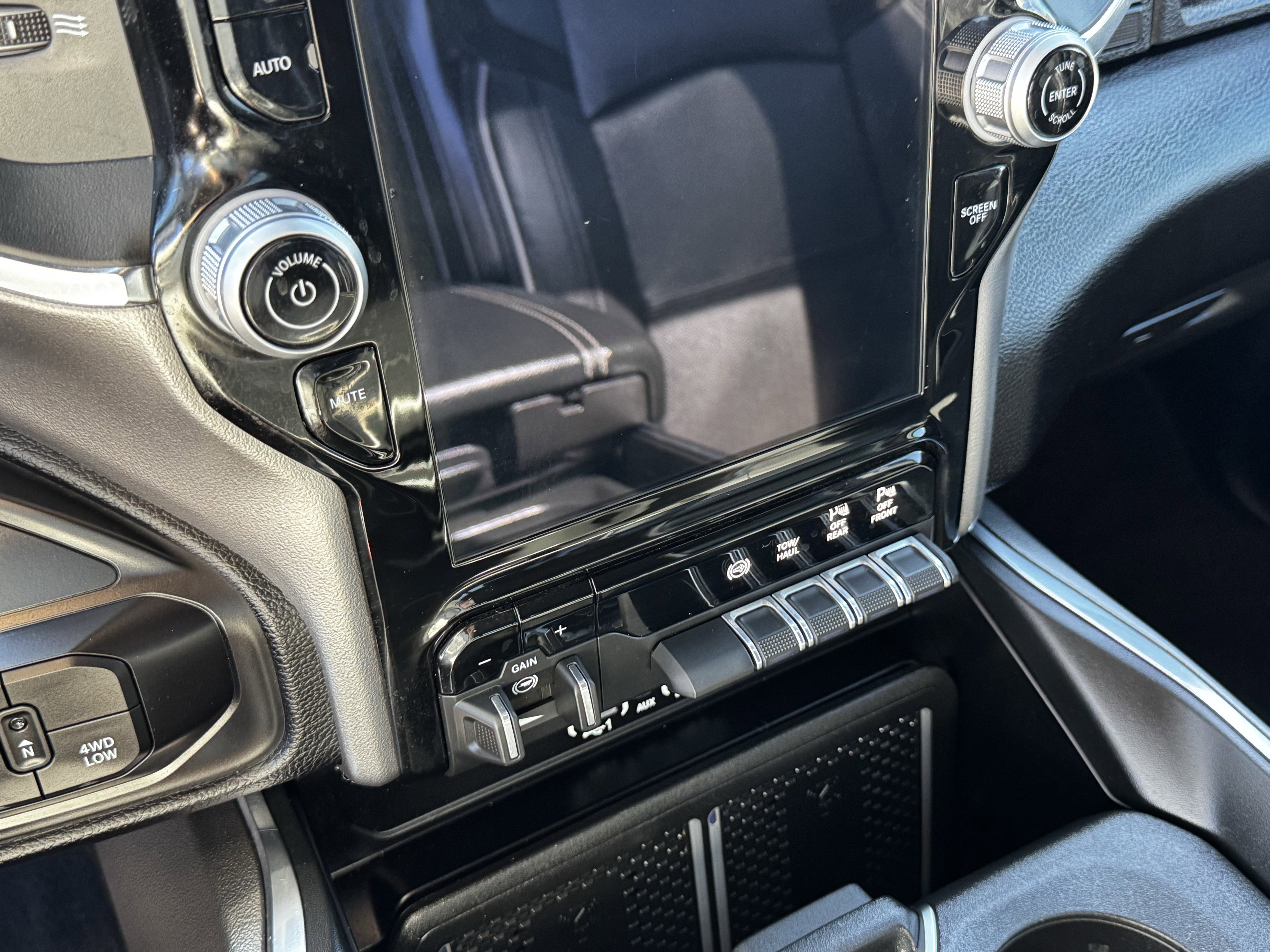 Used 2025 RAM 2500 Laramie image 23