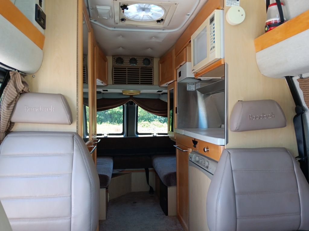Used 2004 Chevrolet Express 3500 Extended RWD image 31