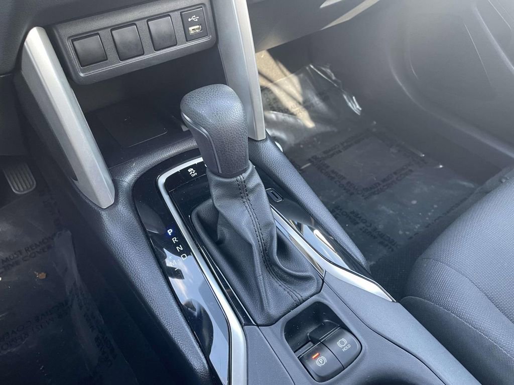 Used 2022 Toyota Corolla Cross LE AWD/4WD image 39