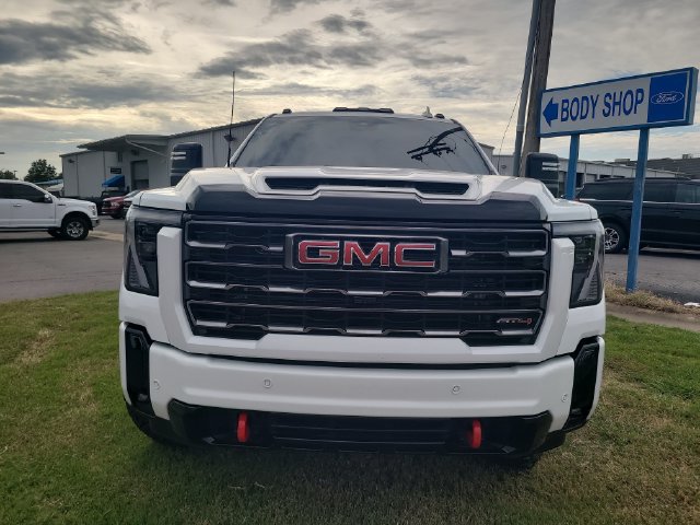 Used 2026 GMC Sierra 3500 AT4 w/ AT4 Premium Plus Package AWD/4WD image 2