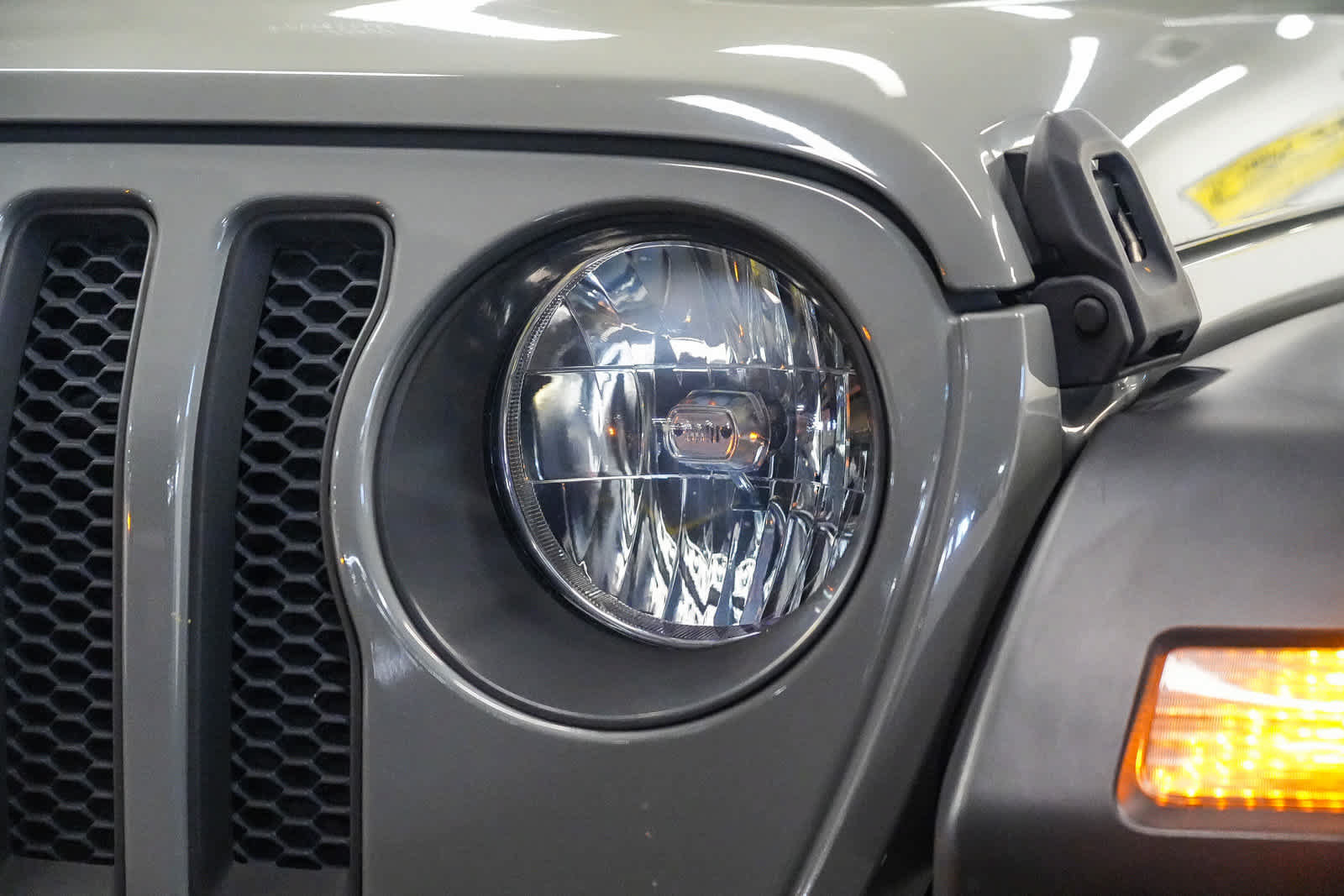 Used 2021 Jeep Wrangler Unlimited Sport AWD/4WD image 2