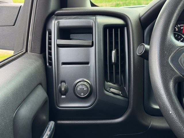 Used 2018 Chevrolet Silverado 1500 Custom w/ Custom Convenience Package AWD/4WD image 31