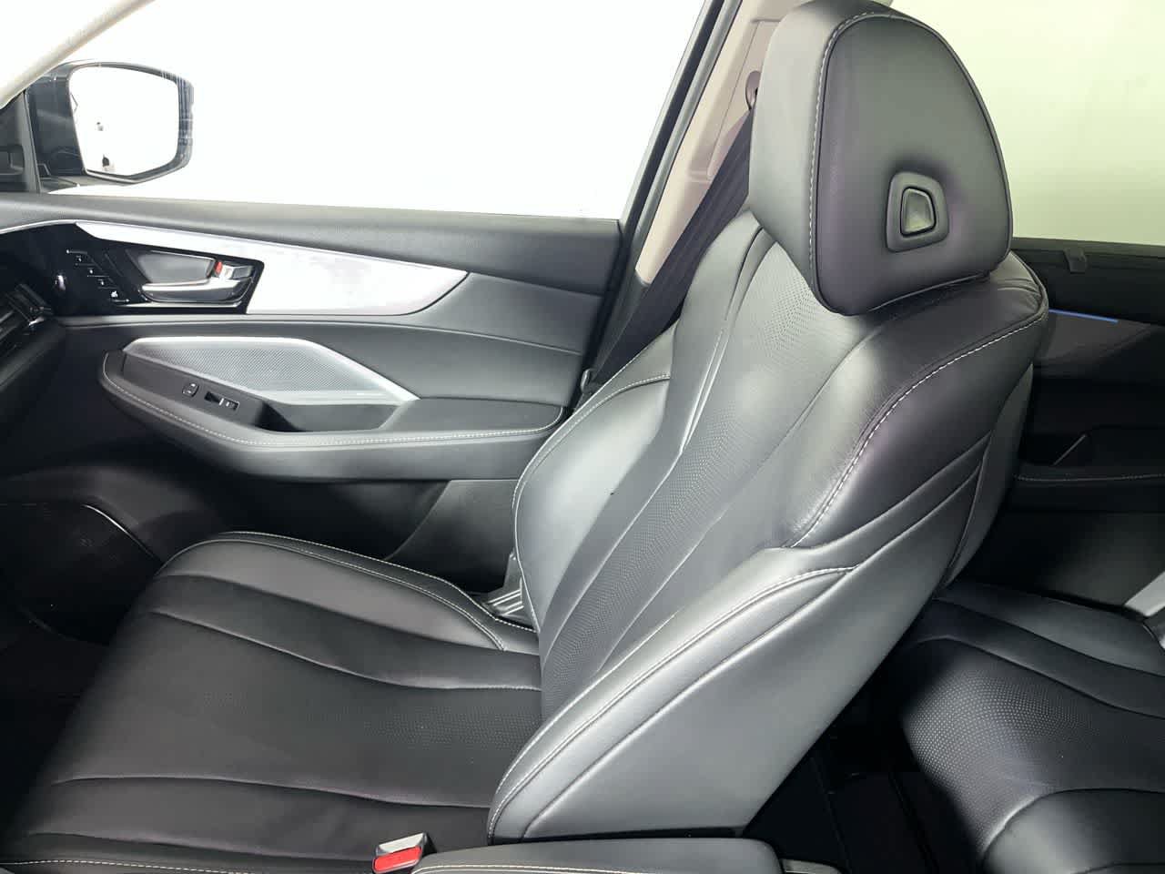 Certified 2025 Acura MDX SH-AWD w/ Technology Package image 28