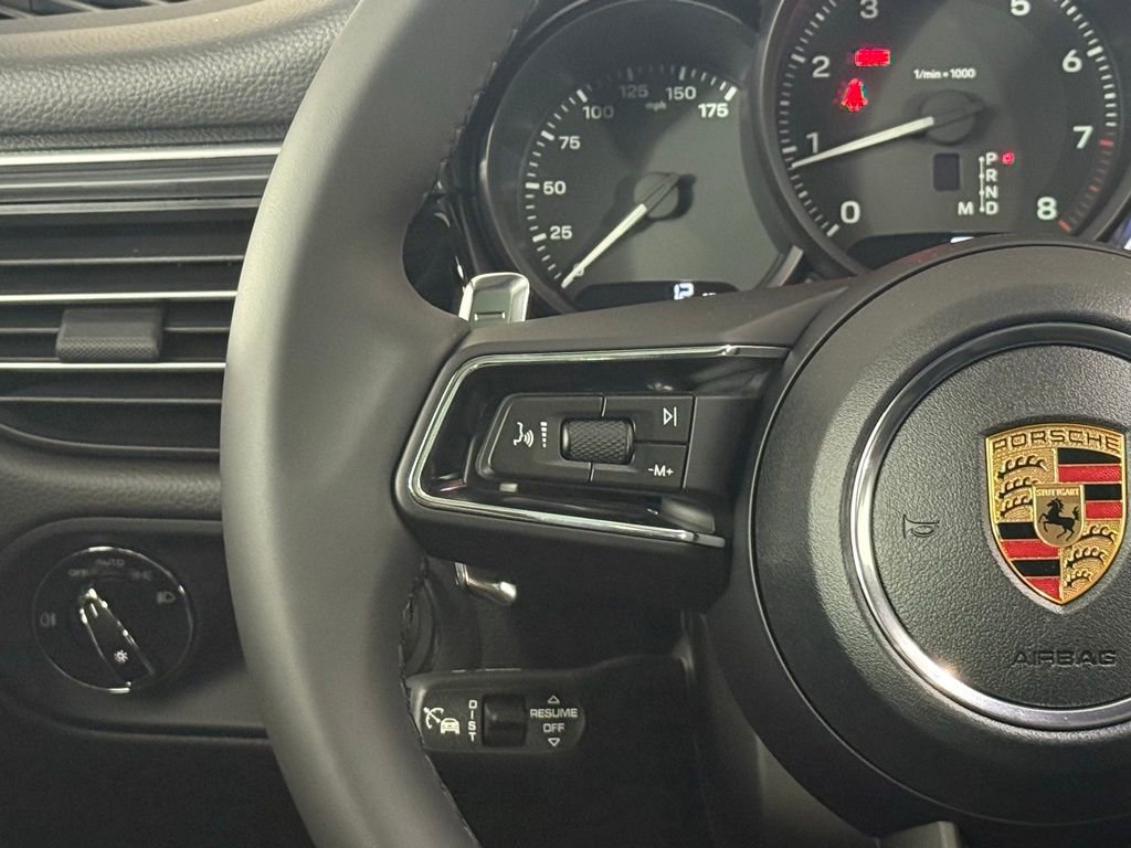 New 2026 Porsche Macan image 38